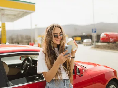 The Art of Texting After a First Date: What to Say and When to Say It