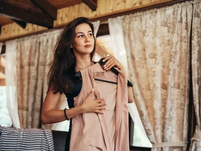 First Date Anxiety? An Expert Weighs in on How to Calm the Jitters